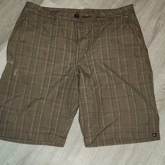 Quiksilver shorts - Picture 1 of 3